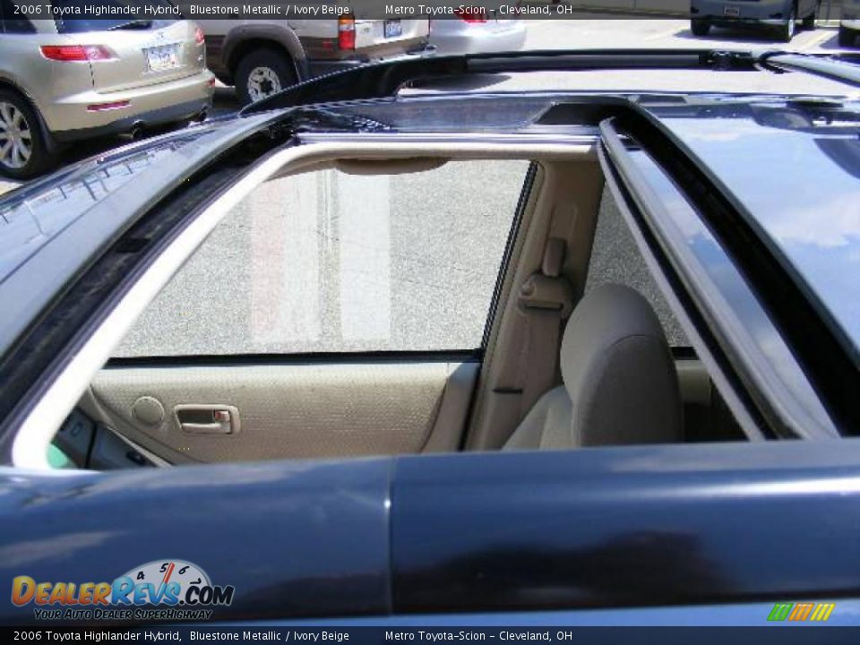 2006 Toyota Highlander Hybrid Bluestone Metallic / Ivory Beige Photo #25