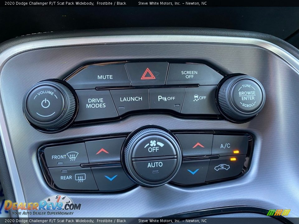 Controls of 2020 Dodge Challenger R/T Scat Pack Widebody Photo #23