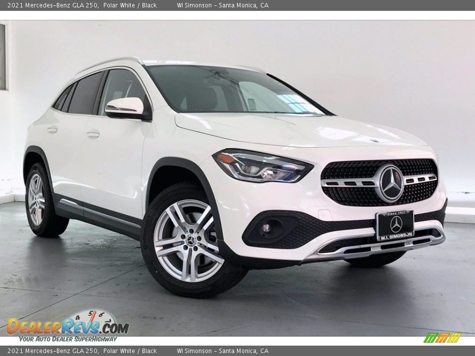 Front 3/4 View of 2021 Mercedes-Benz GLA 250 Photo #12
