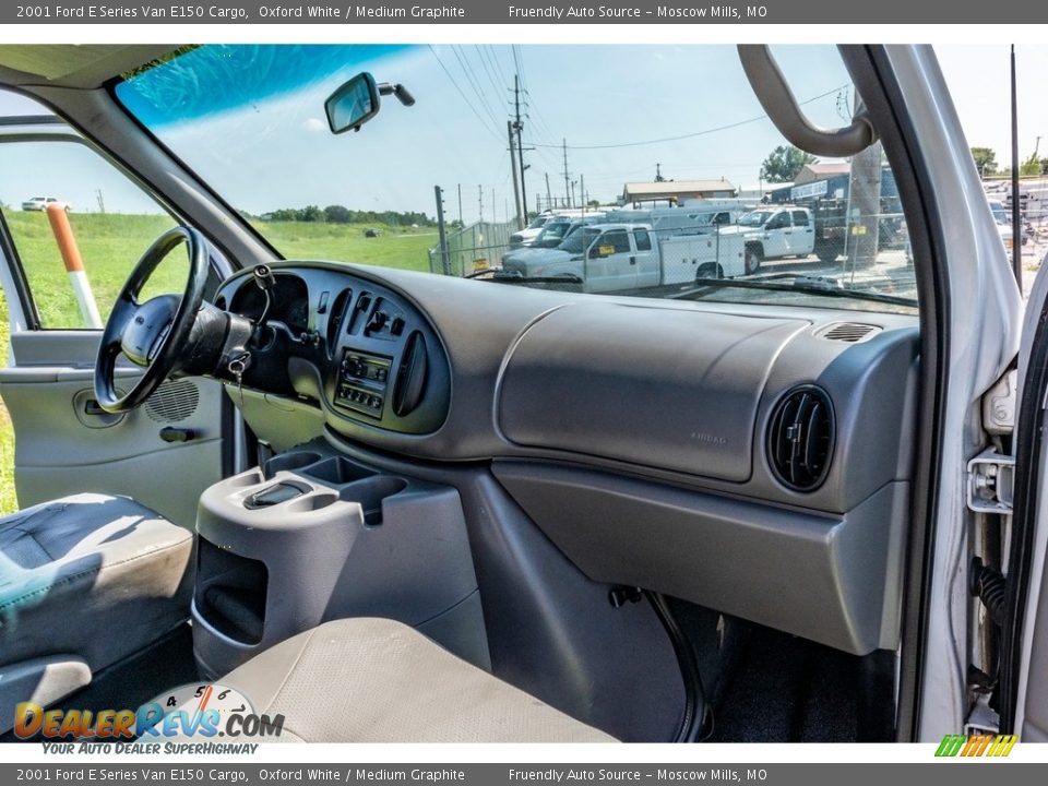 Dashboard of 2001 Ford E Series Van E150 Cargo Photo #29