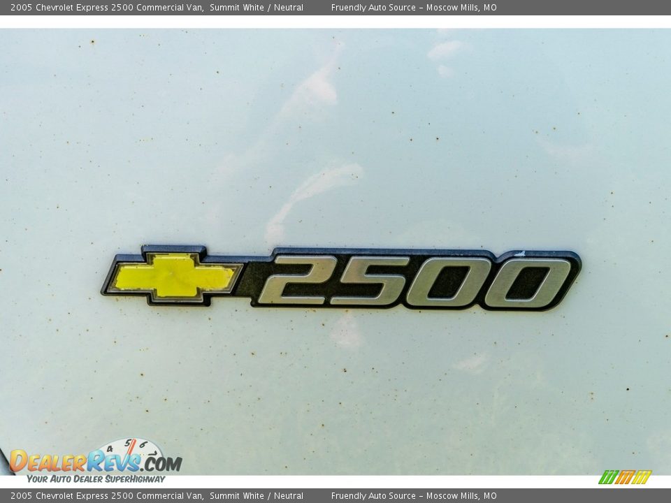 2005 Chevrolet Express 2500 Commercial Van Summit White / Neutral Photo #36