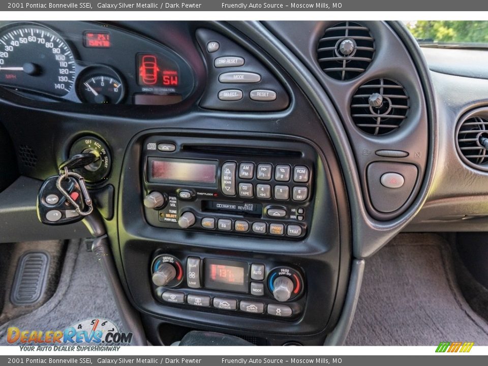 2001 Pontiac Bonneville SSEi Galaxy Silver Metallic / Dark Pewter Photo #14