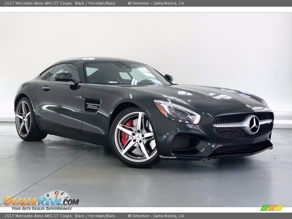 Front 3/4 View of 2017 Mercedes-Benz AMG GT Coupe Photo #30
