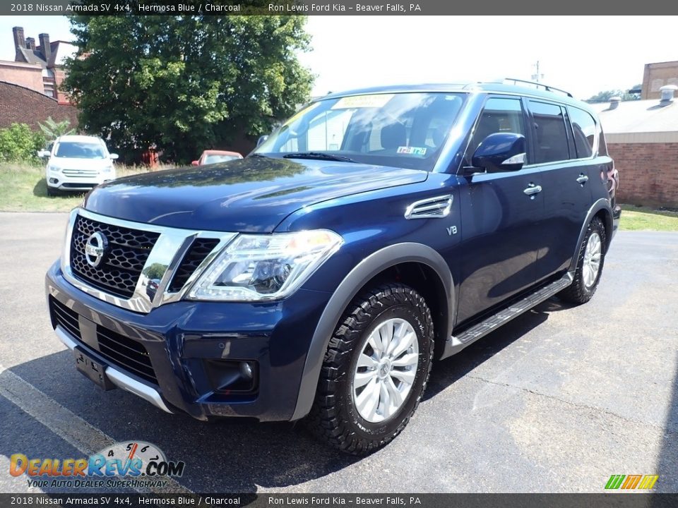 Front 3/4 View of 2018 Nissan Armada SV 4x4 Photo #5