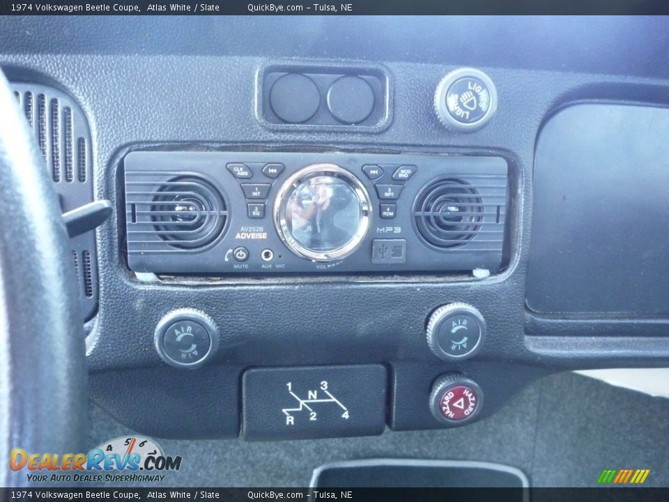 Controls of 1974 Volkswagen Beetle Coupe Photo #9