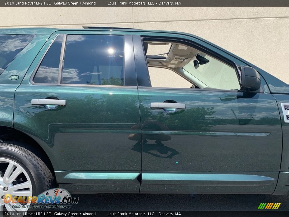 2010 Land Rover LR2 HSE Galway Green / Almond Photo #33