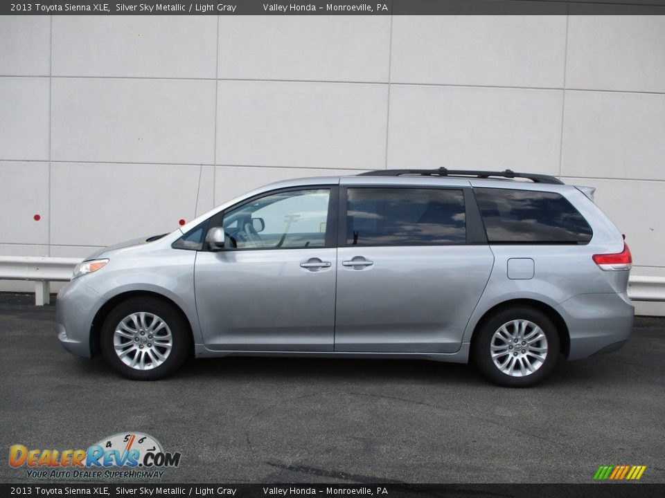 2013 Toyota Sienna XLE Silver Sky Metallic / Light Gray Photo #2