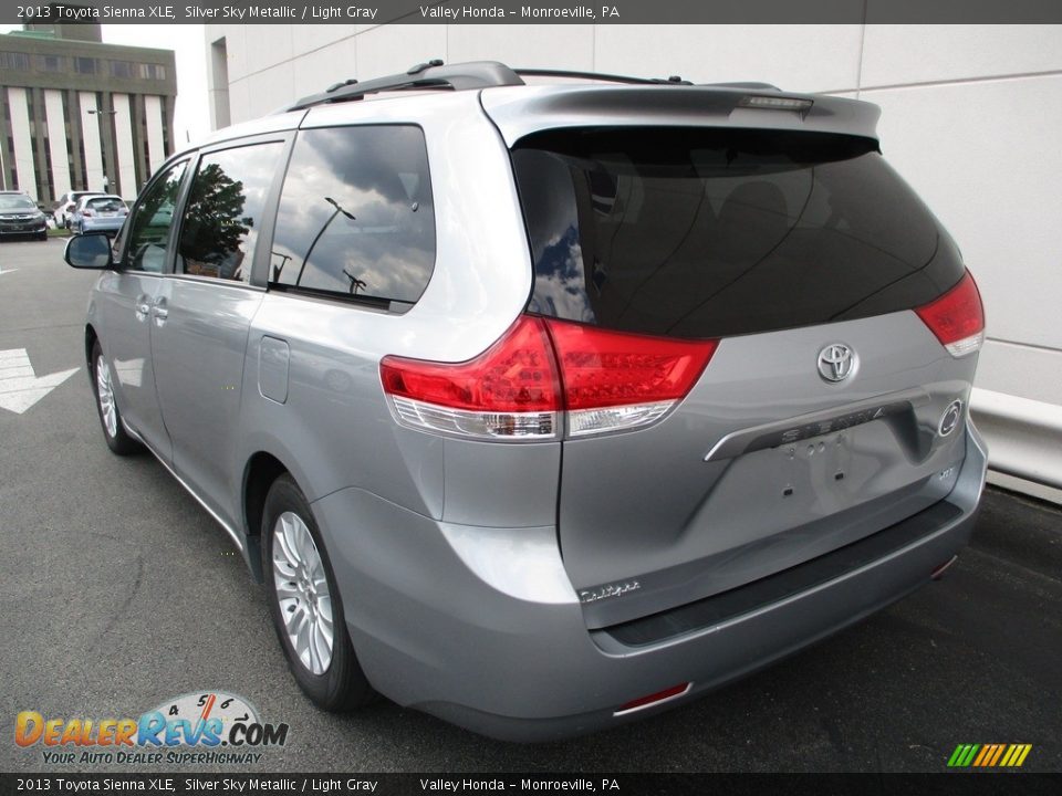 2013 Toyota Sienna XLE Silver Sky Metallic / Light Gray Photo #3