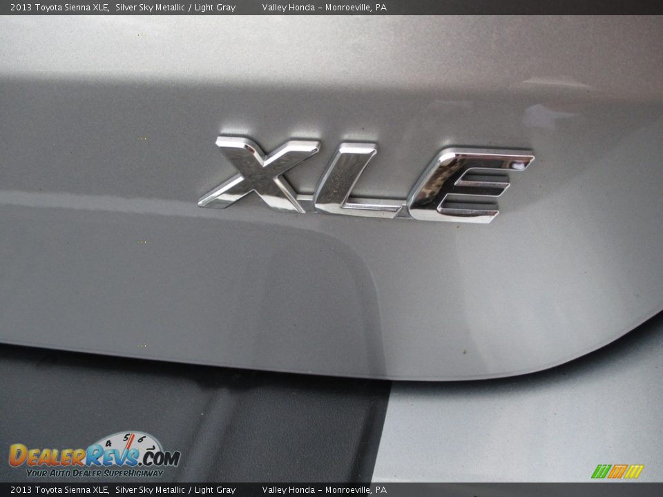2013 Toyota Sienna XLE Silver Sky Metallic / Light Gray Photo #4