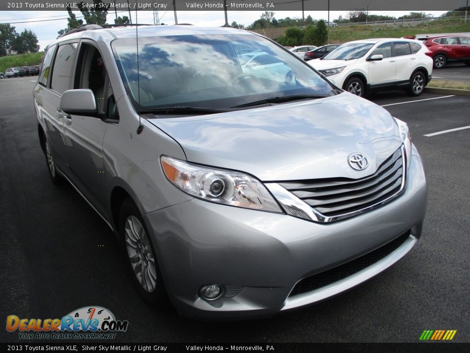 2013 Toyota Sienna XLE Silver Sky Metallic / Light Gray Photo #6