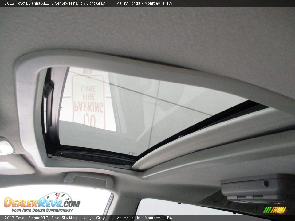 2013 Toyota Sienna XLE Silver Sky Metallic / Light Gray Photo #10