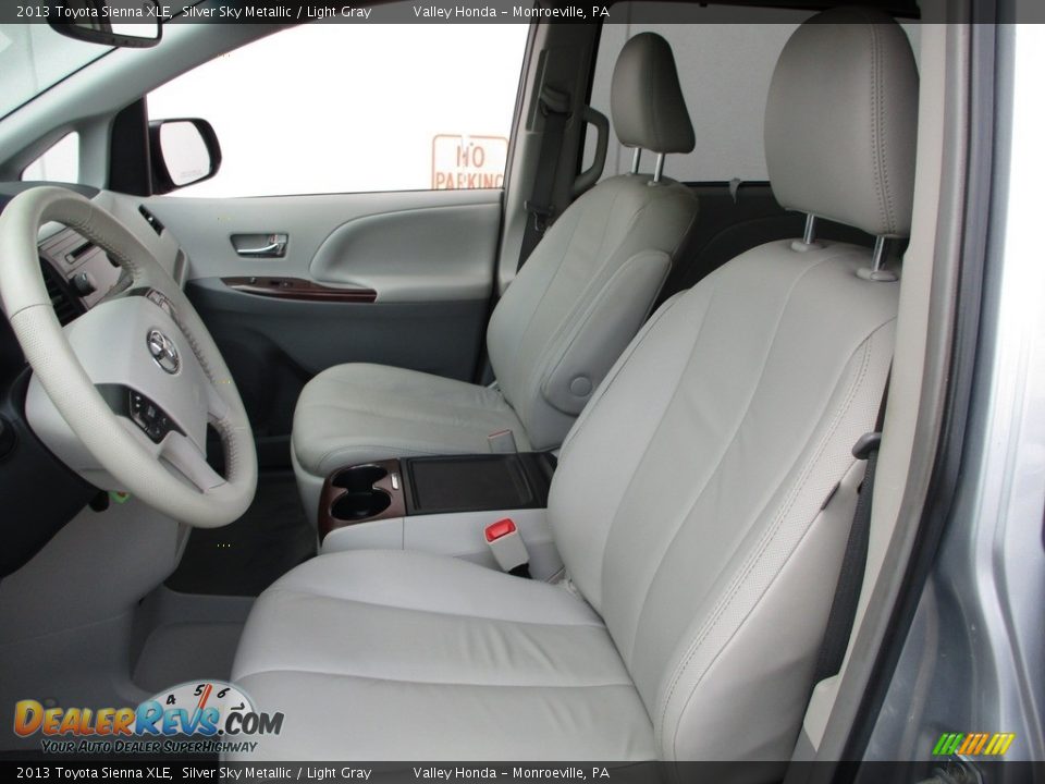 2013 Toyota Sienna XLE Silver Sky Metallic / Light Gray Photo #11