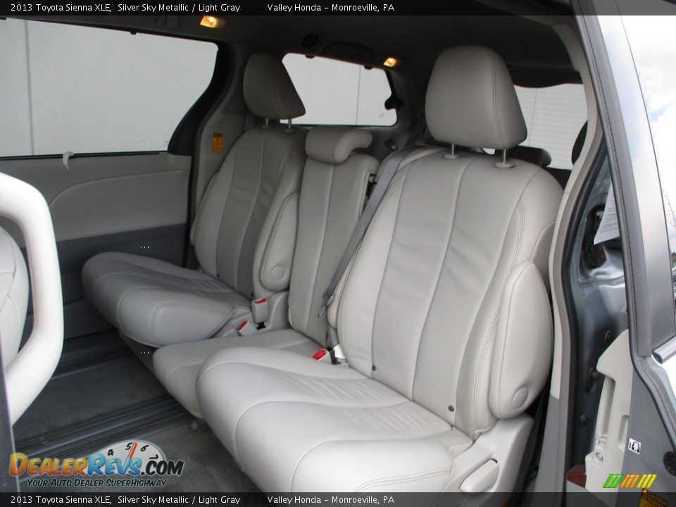 2013 Toyota Sienna XLE Silver Sky Metallic / Light Gray Photo #12