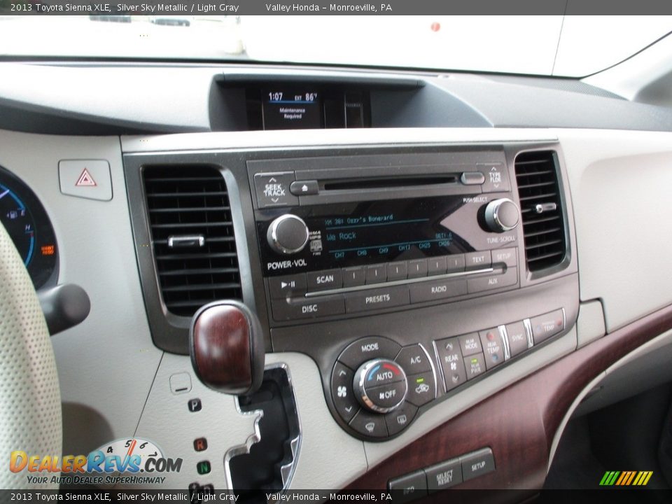 2013 Toyota Sienna XLE Silver Sky Metallic / Light Gray Photo #16