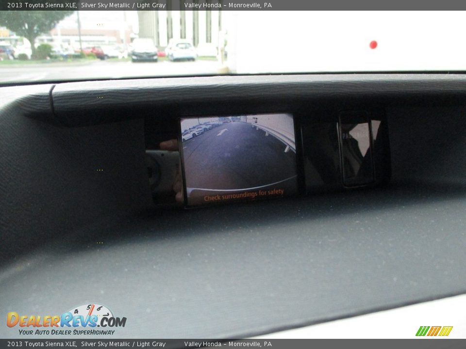 2013 Toyota Sienna XLE Silver Sky Metallic / Light Gray Photo #17