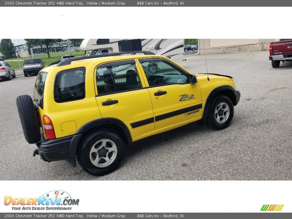 2003 Chevrolet Tracker ZR2 4WD Hard Top Yellow / Medium Gray Photo #27