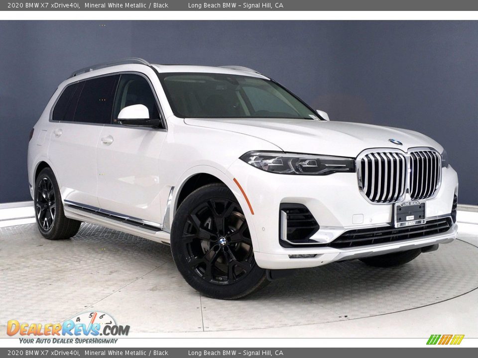 Front 3/4 View of 2020 BMW X7 xDrive40i Photo #19