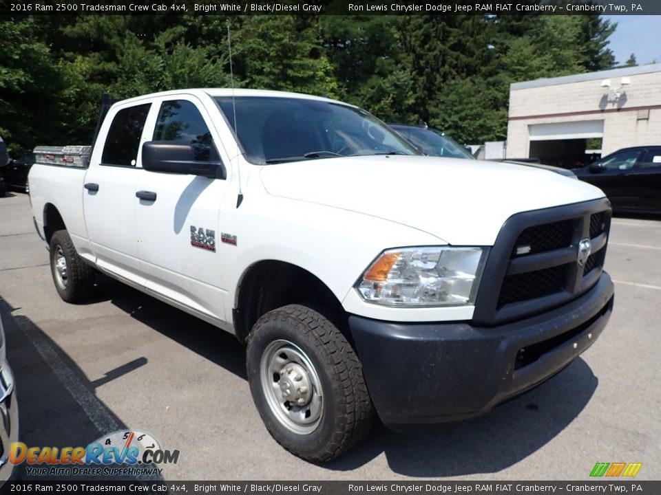 Front 3/4 View of 2016 Ram 2500 Tradesman Crew Cab 4x4 Photo #2