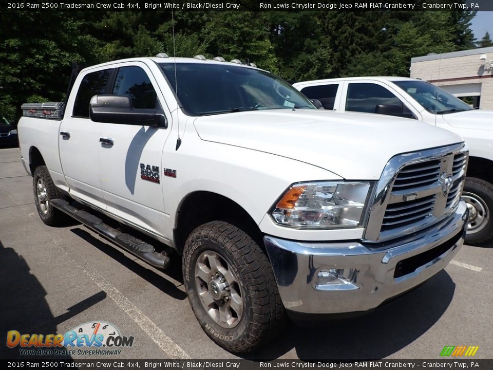 Front 3/4 View of 2016 Ram 2500 Tradesman Crew Cab 4x4 Photo #2