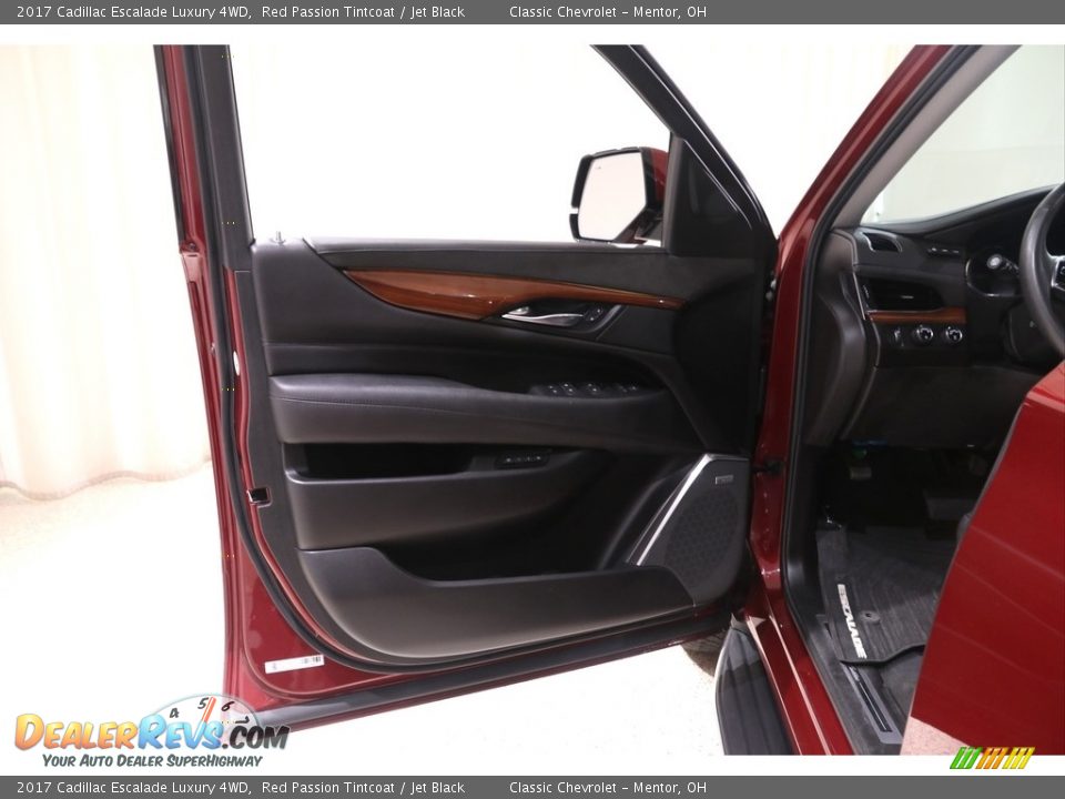 2017 Cadillac Escalade Luxury 4WD Red Passion Tintcoat / Jet Black Photo #4