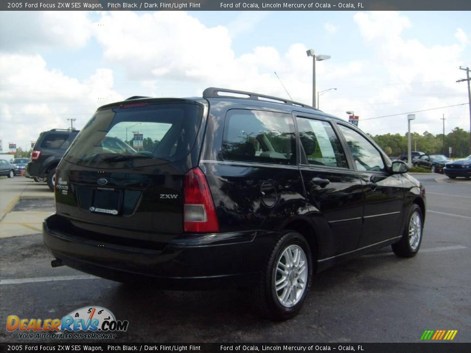 2005 Ford Focus ZXW SES Wagon Pitch Black / Dark Flint/Light Flint Photo #3