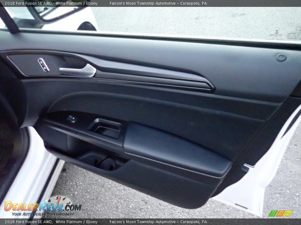 Door Panel of 2018 Ford Fusion SE AWD Photo #13