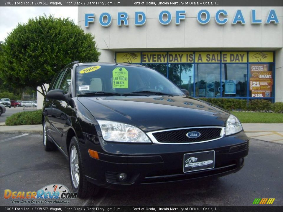 2005 Ford Focus ZXW SES Wagon Pitch Black / Dark Flint/Light Flint Photo #9