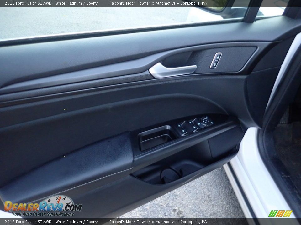 Door Panel of 2018 Ford Fusion SE AWD Photo #18