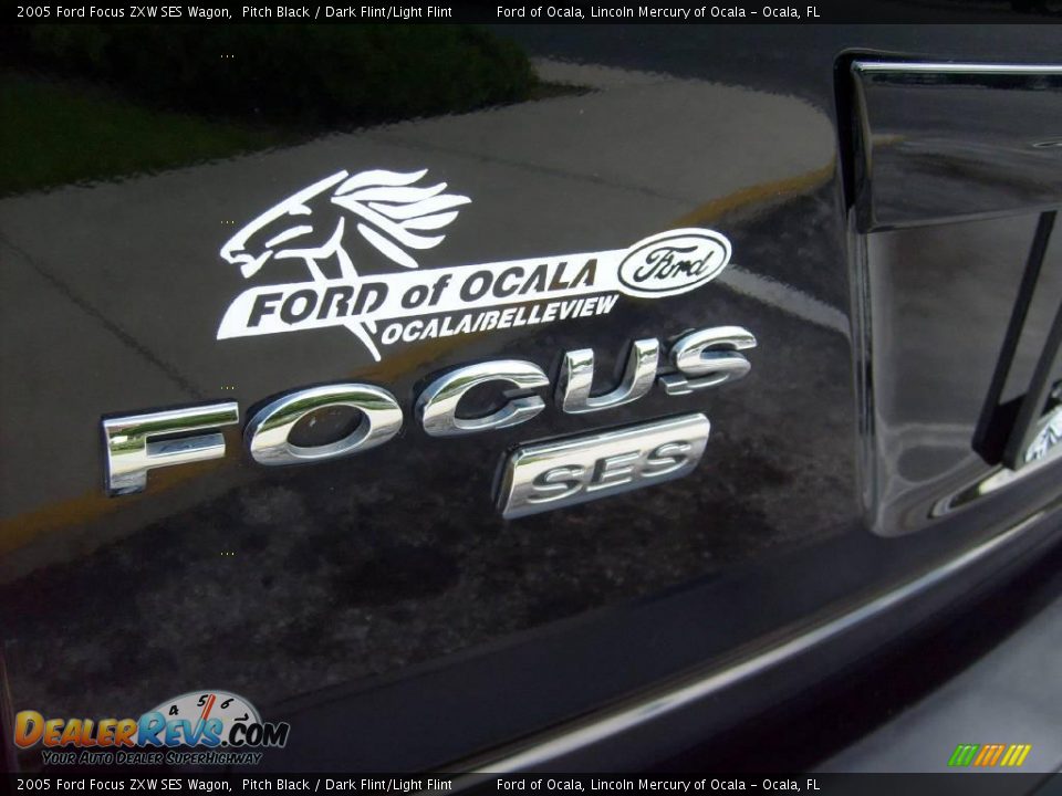 2005 Ford Focus ZXW SES Wagon Pitch Black / Dark Flint/Light Flint Photo #10