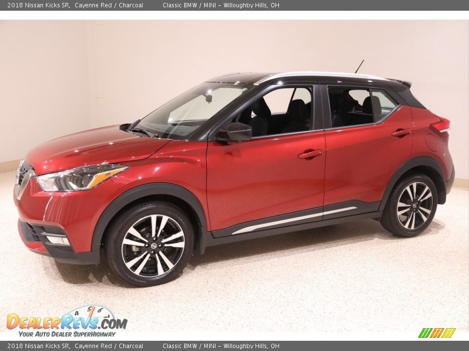 2018 Nissan Kicks SR Cayenne Red / Charcoal Photo #3