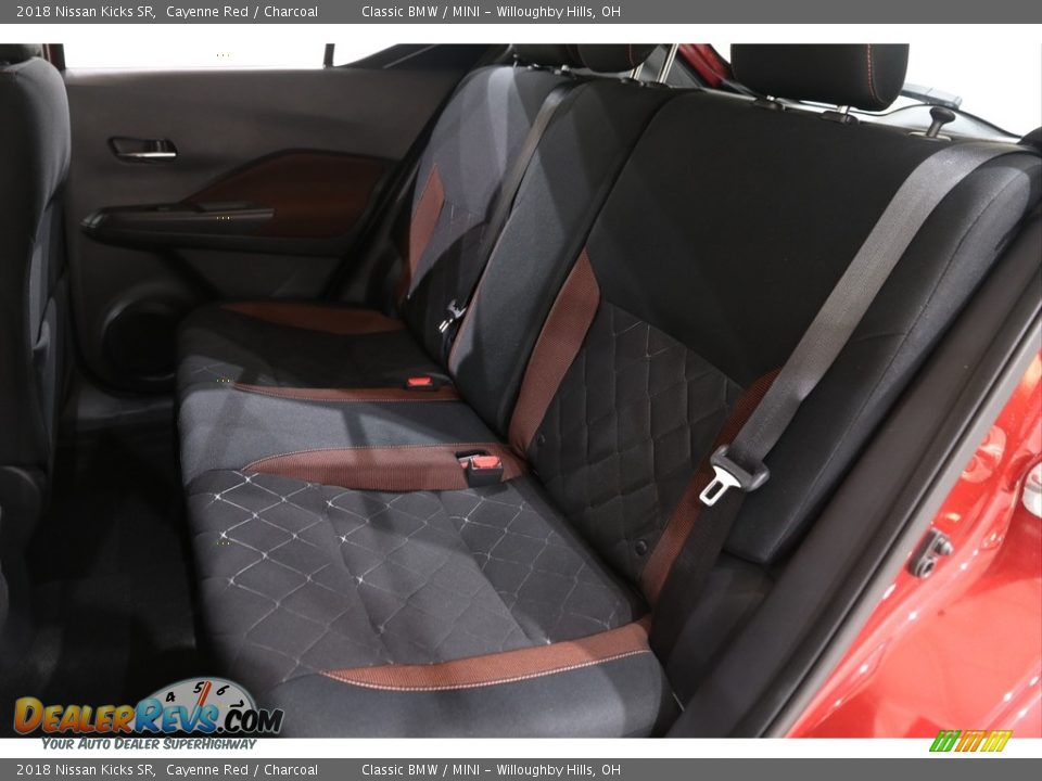2018 Nissan Kicks SR Cayenne Red / Charcoal Photo #18