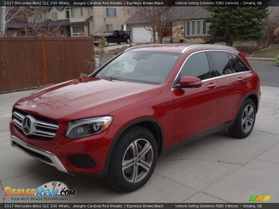 Front 3/4 View of 2017 Mercedes-Benz GLC 300 4Matic Photo #1