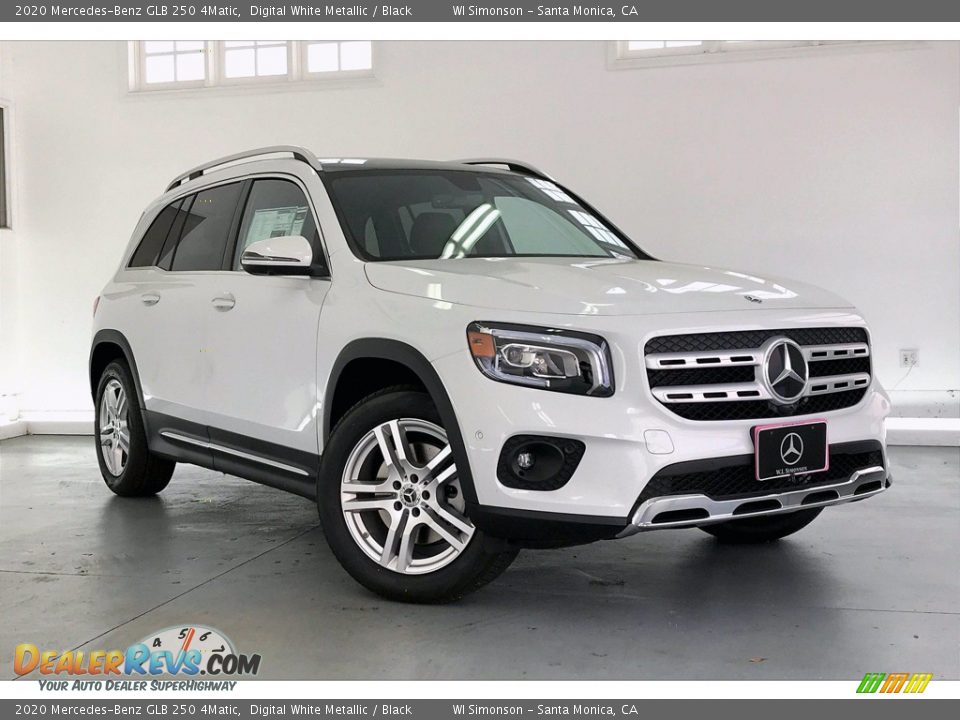 Front 3/4 View of 2020 Mercedes-Benz GLB 250 4Matic Photo #12