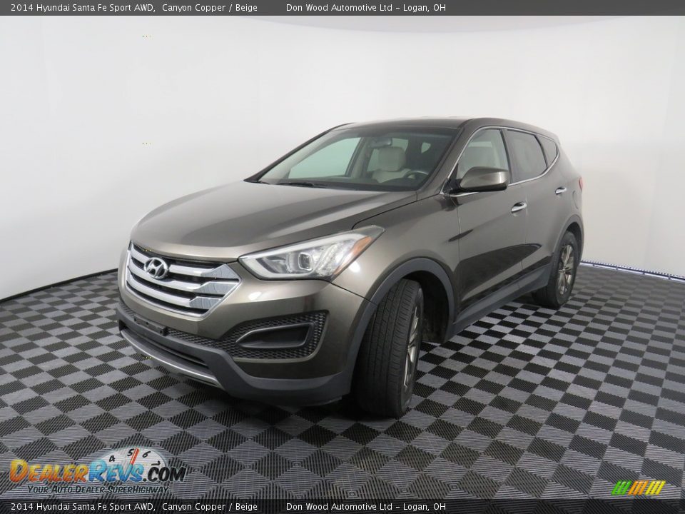 Front 3/4 View of 2014 Hyundai Santa Fe Sport AWD Photo #7