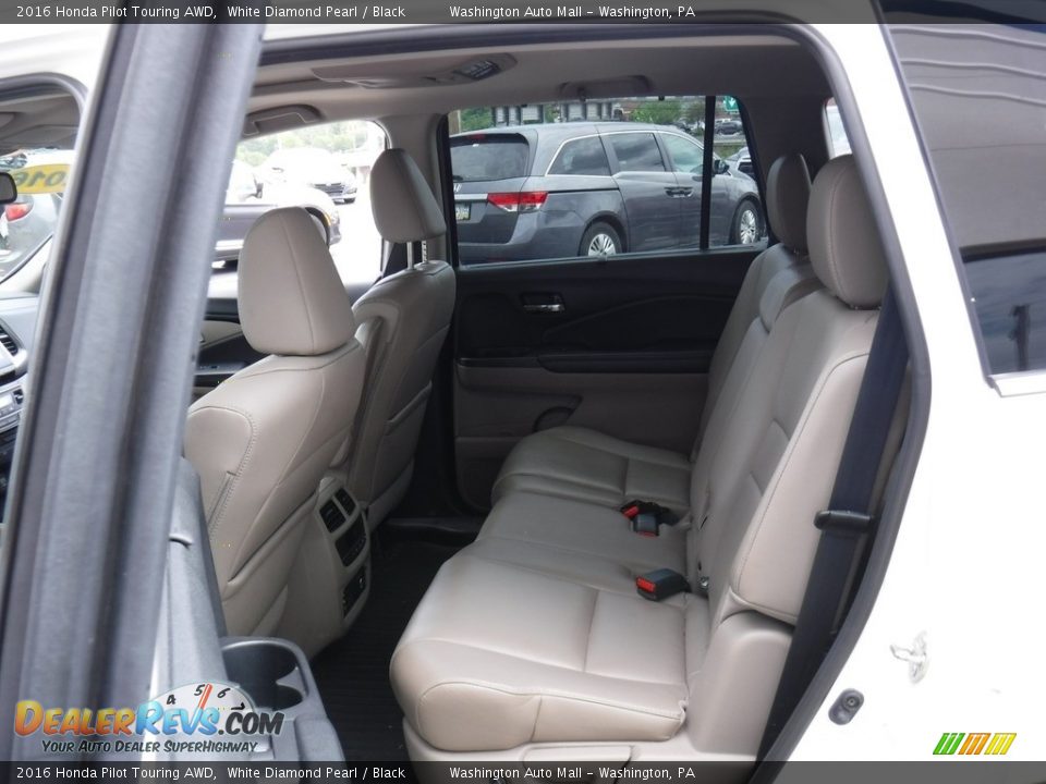 Rear Seat of 2016 Honda Pilot Touring AWD Photo #26