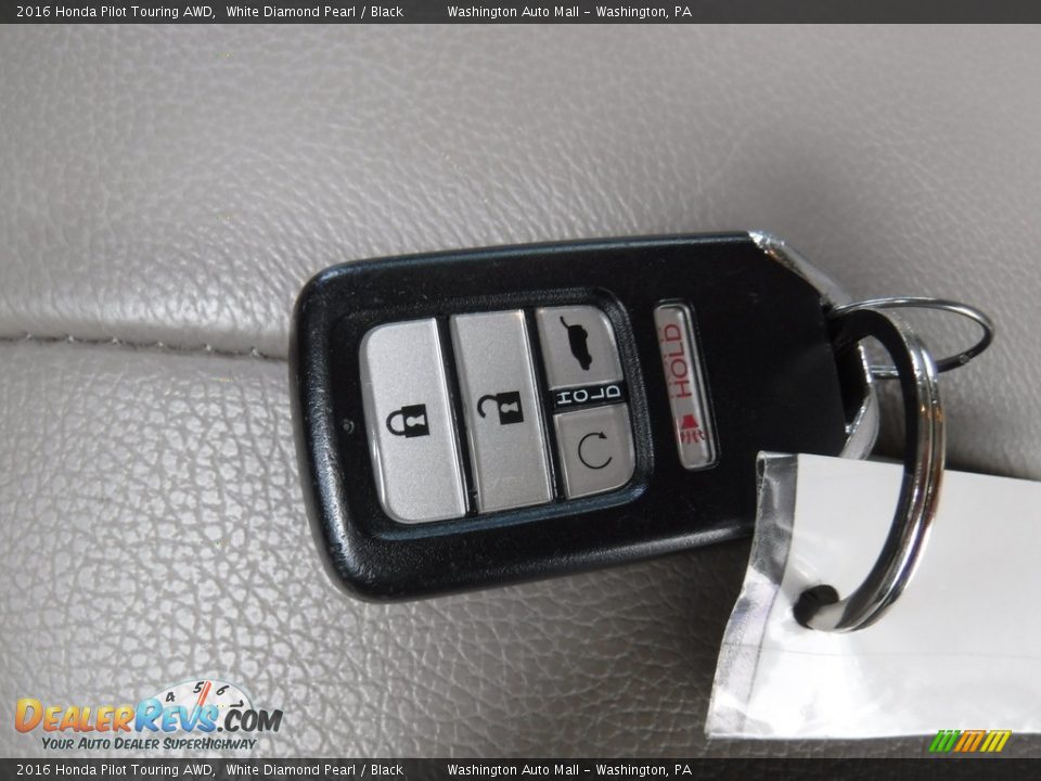 Keys of 2016 Honda Pilot Touring AWD Photo #33