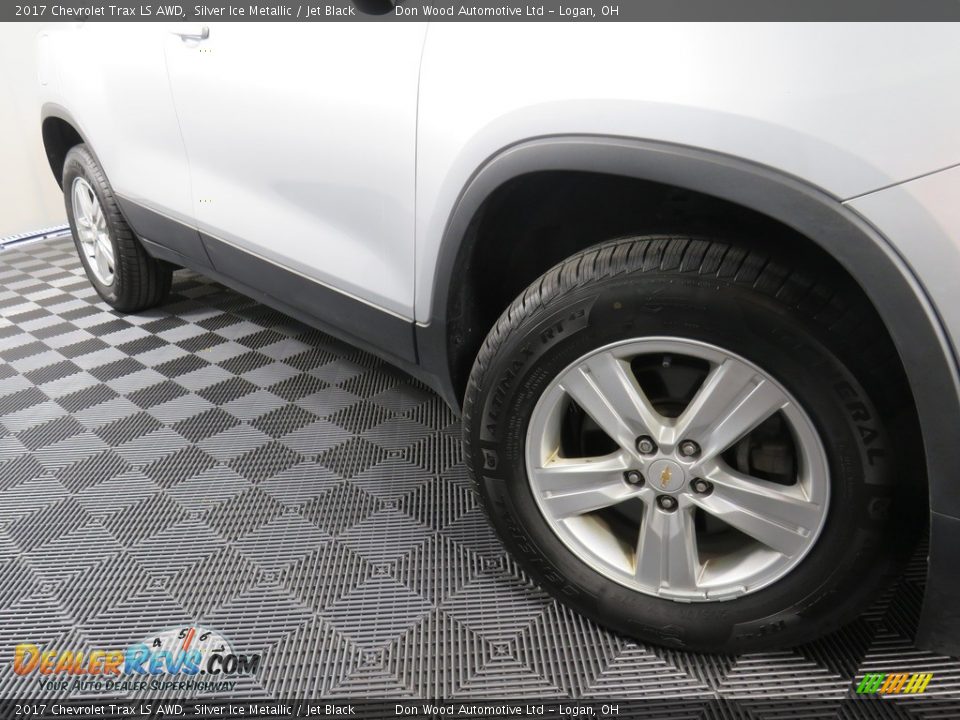 2017 Chevrolet Trax LS AWD Silver Ice Metallic / Jet Black Photo #4