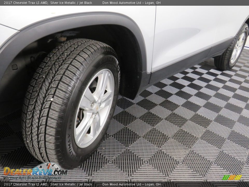 2017 Chevrolet Trax LS AWD Silver Ice Metallic / Jet Black Photo #9