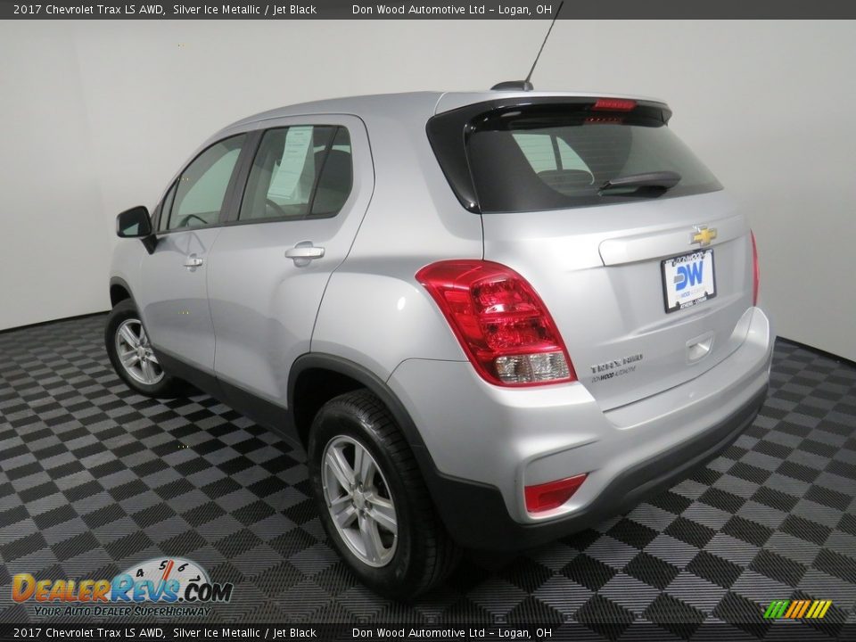 2017 Chevrolet Trax LS AWD Silver Ice Metallic / Jet Black Photo #11