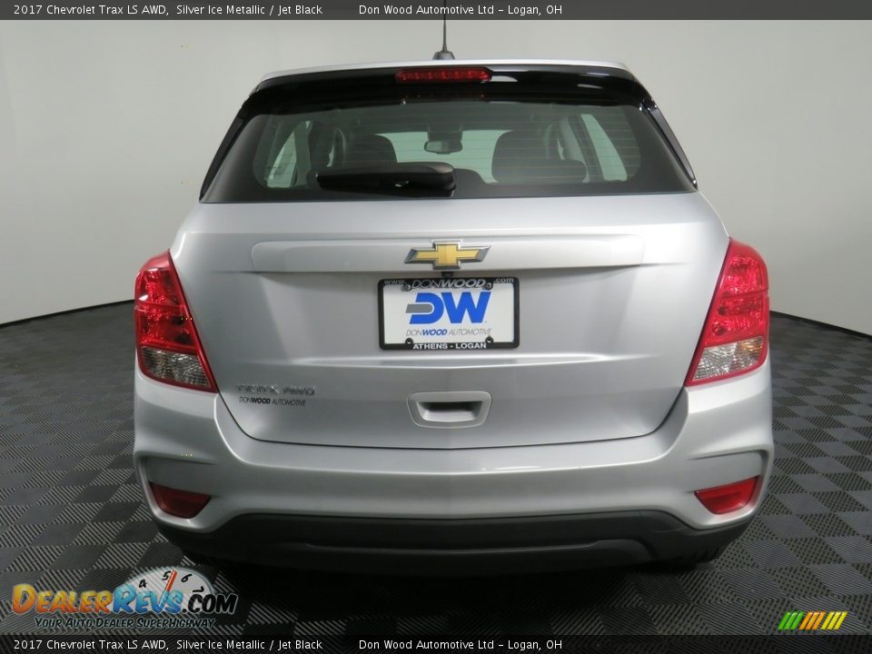2017 Chevrolet Trax LS AWD Silver Ice Metallic / Jet Black Photo #12