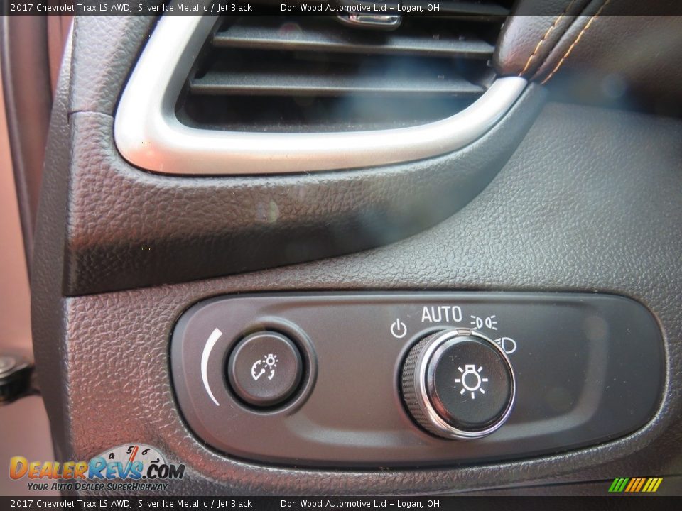 2017 Chevrolet Trax LS AWD Silver Ice Metallic / Jet Black Photo #18