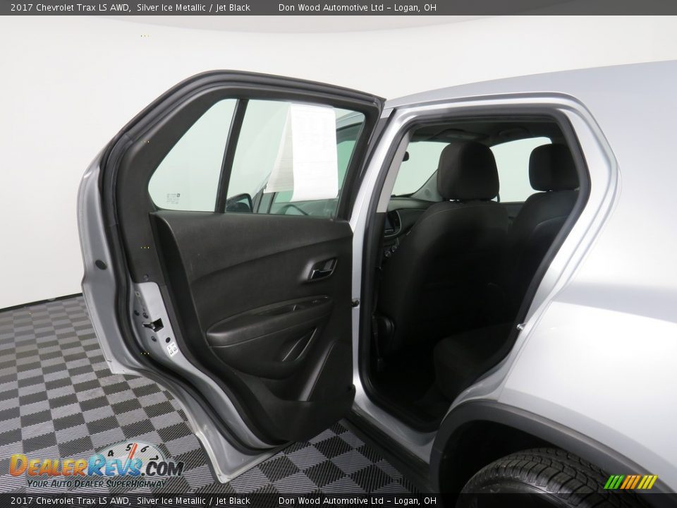2017 Chevrolet Trax LS AWD Silver Ice Metallic / Jet Black Photo #30