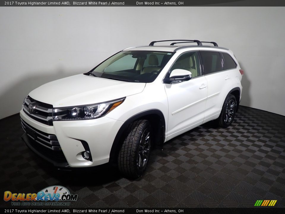2017 Toyota Highlander Limited AWD Blizzard White Pearl / Almond Photo #4