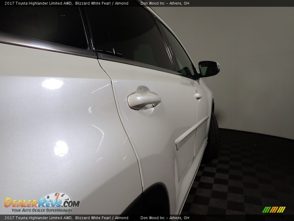2017 Toyota Highlander Limited AWD Blizzard White Pearl / Almond Photo #8