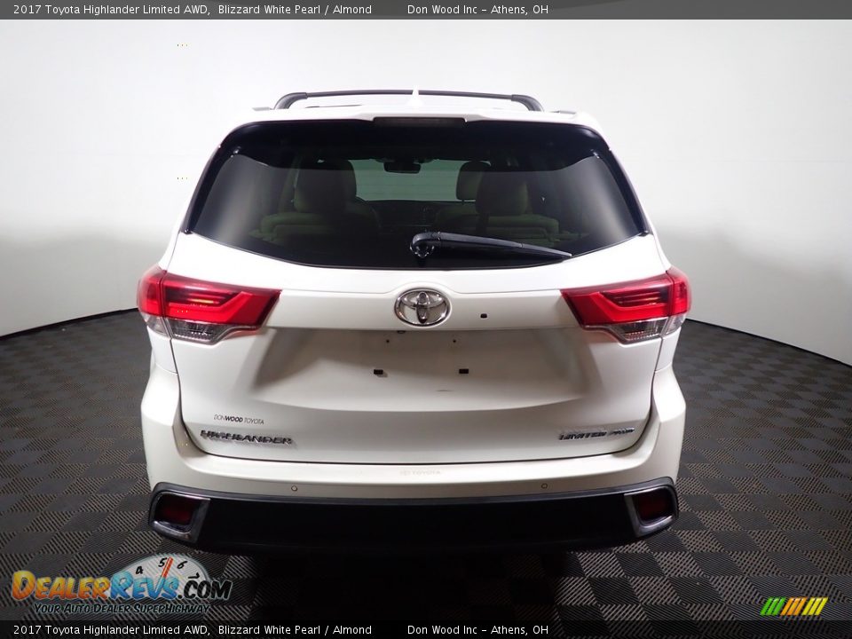 2017 Toyota Highlander Limited AWD Blizzard White Pearl / Almond Photo #10