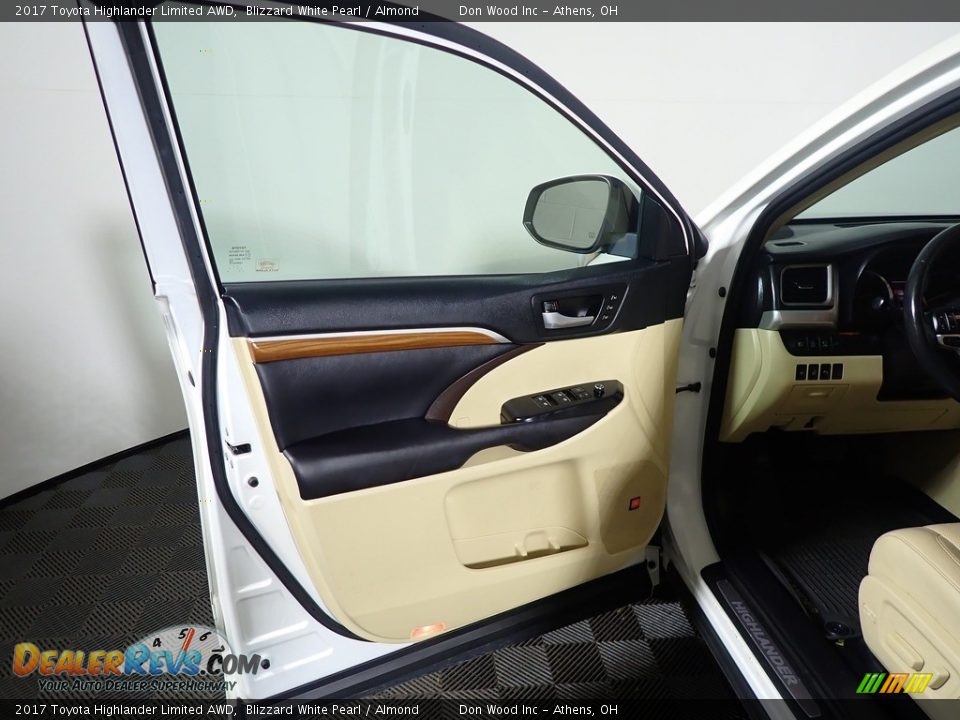 2017 Toyota Highlander Limited AWD Blizzard White Pearl / Almond Photo #21