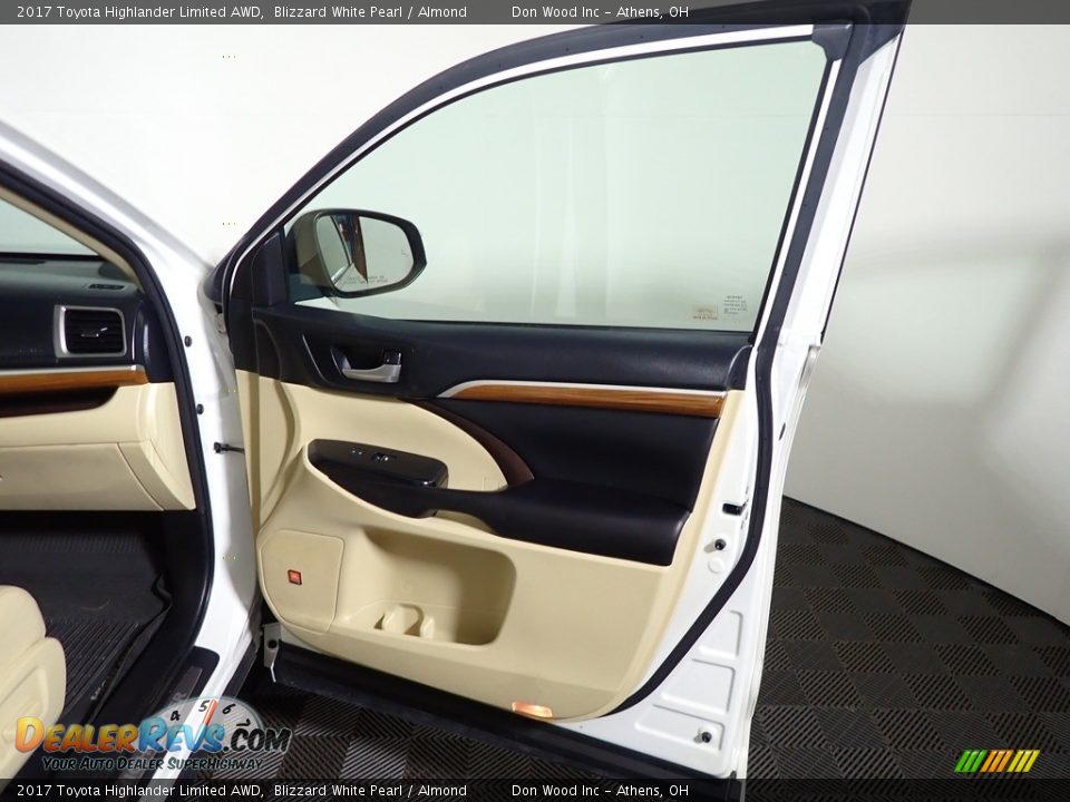 2017 Toyota Highlander Limited AWD Blizzard White Pearl / Almond Photo #24