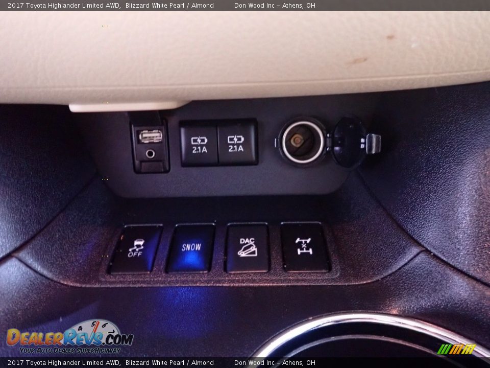 2017 Toyota Highlander Limited AWD Blizzard White Pearl / Almond Photo #28