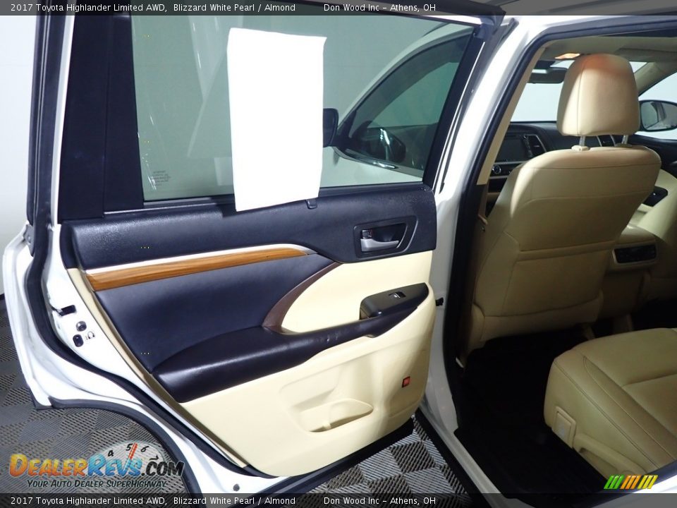 2017 Toyota Highlander Limited AWD Blizzard White Pearl / Almond Photo #29