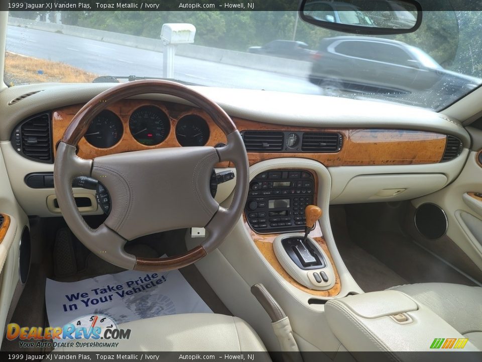 1999 Jaguar XJ Vanden Plas Topaz Metallic / Ivory Photo #10